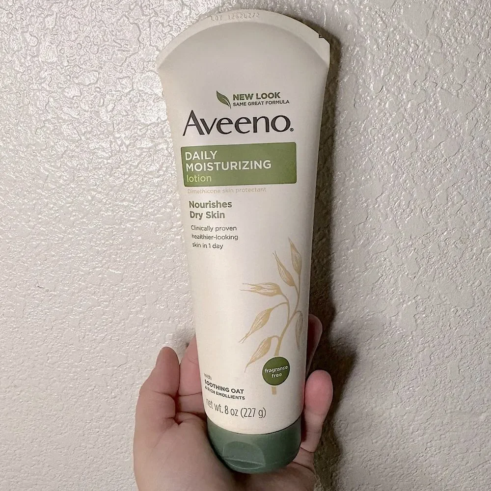 Aveeno Daily Moisturizing Body Lotion Fragrance-Free 8 Fl Oz